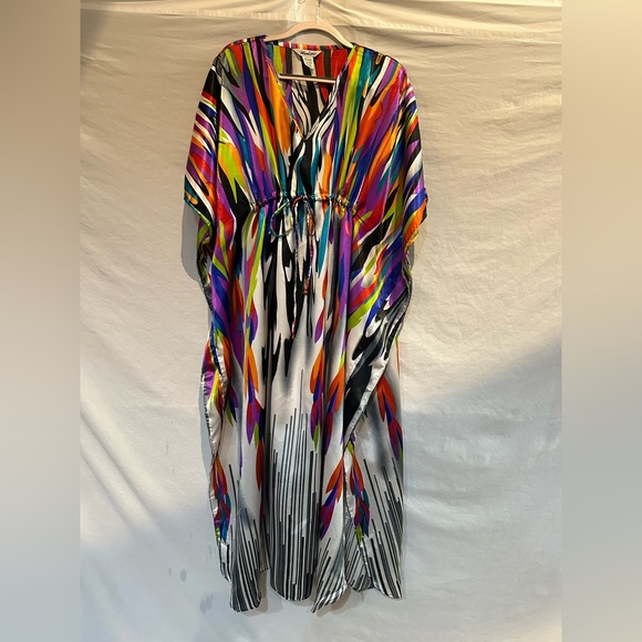 NWOT - Winlar Full-Length Abstract Design
Very Colorful Satin Feel Kafta… - Picture 2 of 6